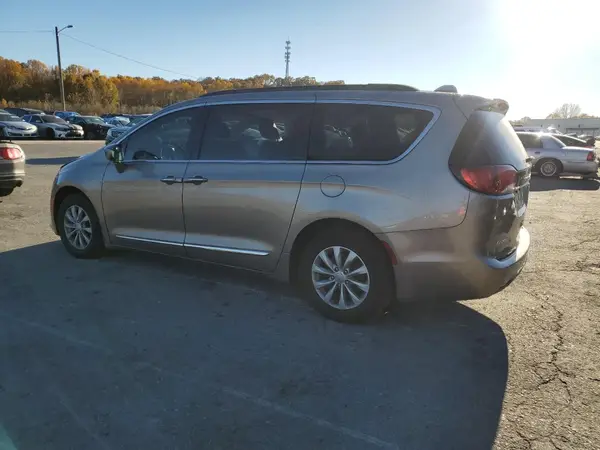 2C4RC1BG6HR645137 2017 CHRYSLER PACIFICA - Image 2