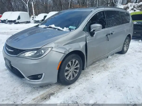 2C4RC1BG6HR654811 2017 CHRYSLER PACIFICA - Image 2