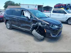 2C4RC1BG6HR668028 2017 CHRYSLER PACIFICA