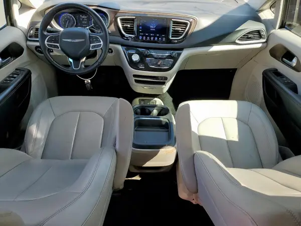 2C4RC1BG6HR670023 2017 CHRYSLER PACIFICA - Image 8