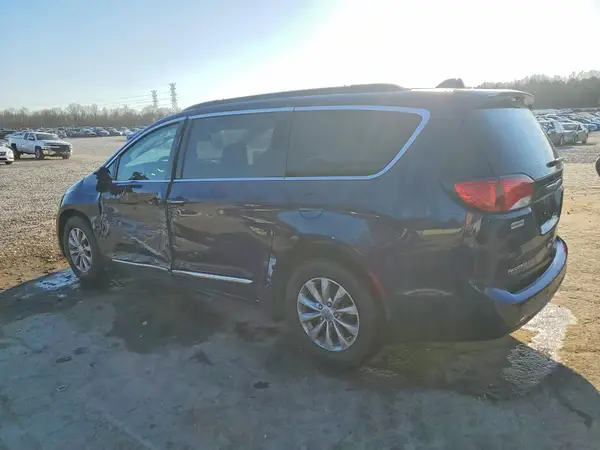 2C4RC1BG6HR683371 2017 CHRYSLER PACIFICA - Image 2