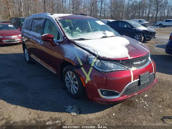 2C4RC1BG6HR688070 2017 CHRYSLER PACIFICA - Image 1