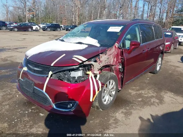 2C4RC1BG6HR688070 2017 CHRYSLER PACIFICA - Image 2