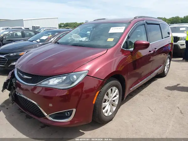 2C4RC1BG6HR688389 2017 CHRYSLER PACIFICA - Image 2