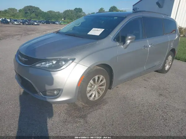 2C4RC1BG6HR691857 2017 CHRYSLER PACIFICA - Image 2