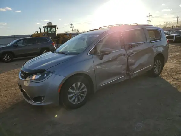 2C4RC1BG6HR703053 2017 CHRYSLER PACIFICA - Image 1