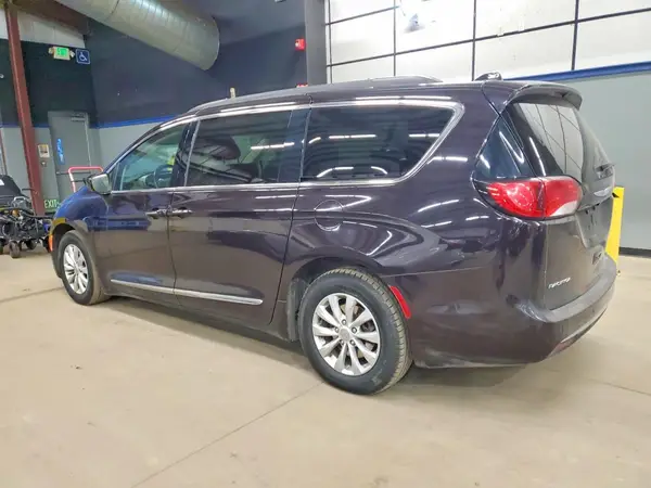 2C4RC1BG6HR703294 2017 CHRYSLER PACIFICA - Image 2