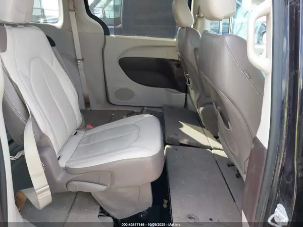 2C4RC1BG6HR704915 2017 CHRYSLER PACIFICA - Image 8