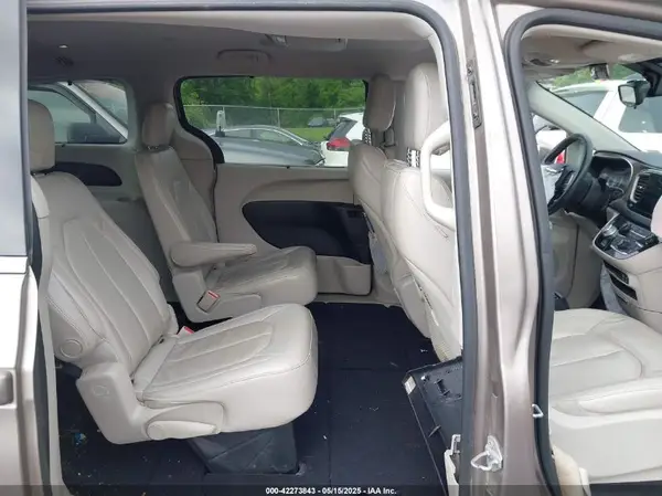 2C4RC1BG6HR708284 2017 CHRYSLER PACIFICA - Image 8