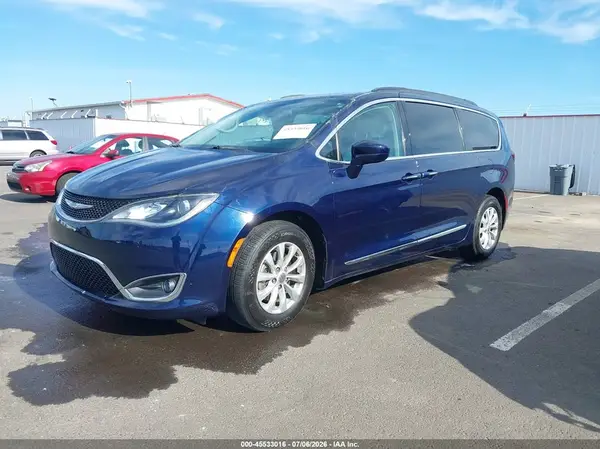 2C4RC1BG6HR720516 2017 CHRYSLER PACIFICA - Image 2