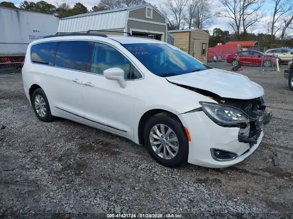 2C4RC1BG6HR720659 2017 CHRYSLER PACIFICA - Image 1