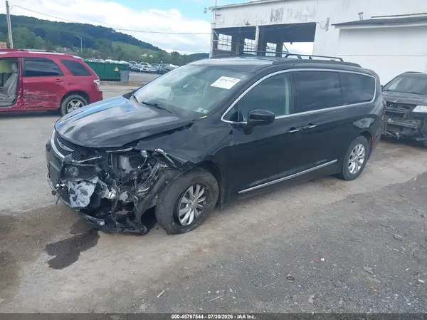 2C4RC1BG6HR721908 2017 CHRYSLER PACIFICA - Image 2