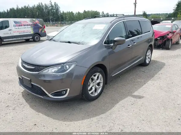 2C4RC1BG6HR729703 2017 CHRYSLER PACIFICA - Image 2