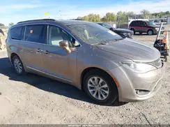 2C4RC1BG6HR730642 2017 CHRYSLER PACIFICA