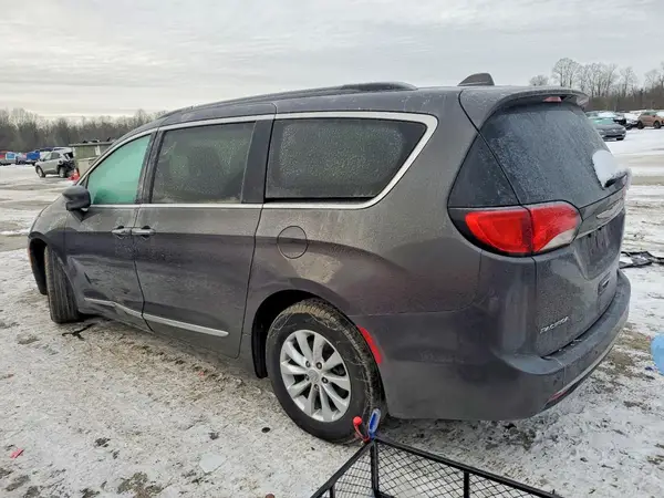 2C4RC1BG6HR733735 2017 CHRYSLER PACIFICA - Image 2