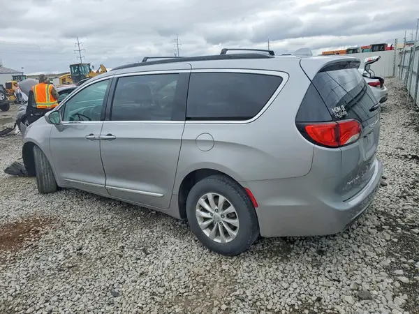 2C4RC1BG6HR734304 2017 CHRYSLER PACIFICA - Image 2