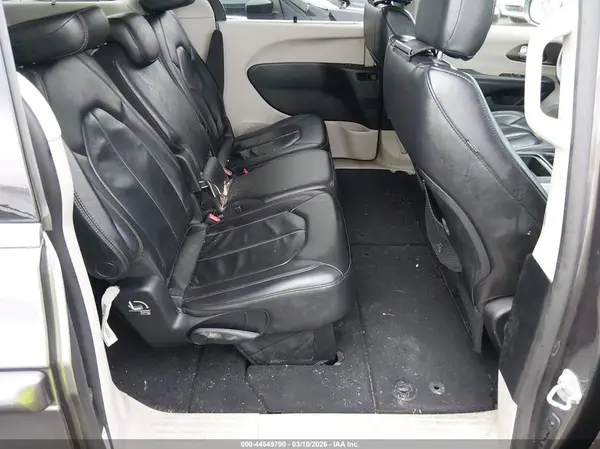 2C4RC1BG6HR739034 2017 CHRYSLER PACIFICA - Image 8