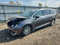 2C4RC1BG6HR739499 2017 CHRYSLER PACIFICA