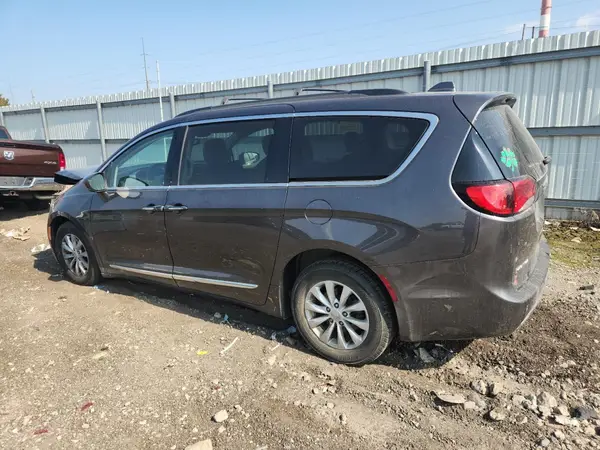 2C4RC1BG6HR739499 2017 CHRYSLER PACIFICA - Image 2