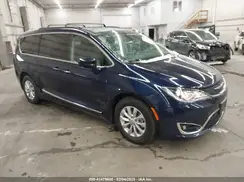2C4RC1BG6HR745254 2017 CHRYSLER PACIFICA