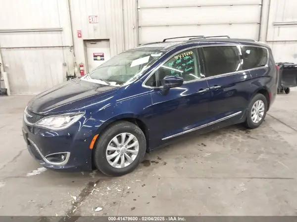 2C4RC1BG6HR745254 2017 CHRYSLER PACIFICA - Image 2
