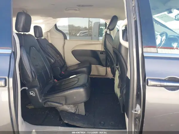 2C4RC1BG6HR745464 2017 CHRYSLER PACIFICA - Image 8