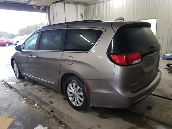 2C4RC1BG6HR747196 2017 CHRYSLER PACIFICA - Image 2