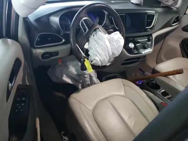 2C4RC1BG6HR747196 2017 CHRYSLER PACIFICA - Image 8