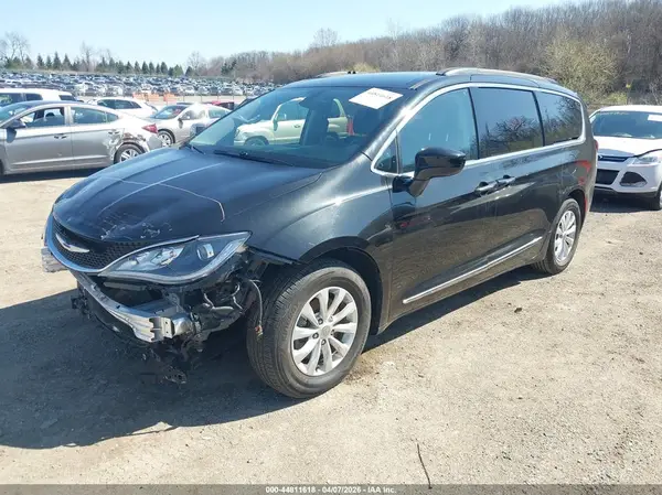 2C4RC1BG6HR756951 2017 CHRYSLER PACIFICA - Image 2