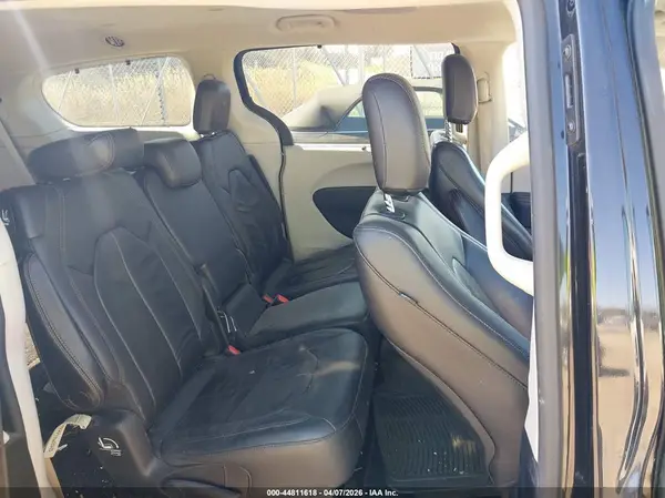 2C4RC1BG6HR756951 2017 CHRYSLER PACIFICA - Image 8