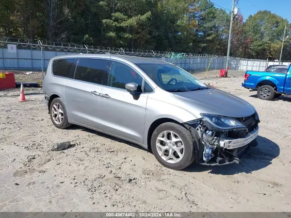 2C4RC1BG6HR768579 2017 CHRYSLER PACIFICA - Image 1