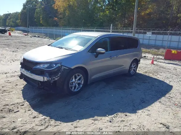 2C4RC1BG6HR768579 2017 CHRYSLER PACIFICA - Image 2