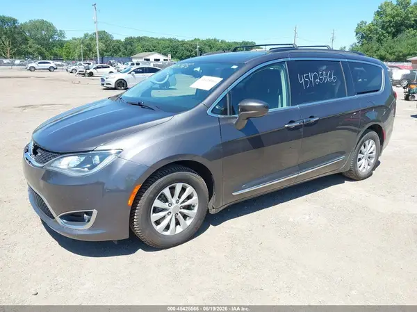 2C4RC1BG6HR788332 2017 CHRYSLER PACIFICA - Image 2