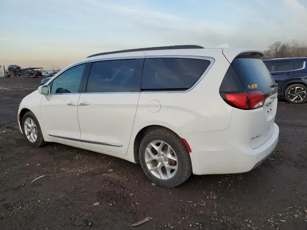 2C4RC1BG6HR788637 2017 CHRYSLER PACIFICA - Image 2