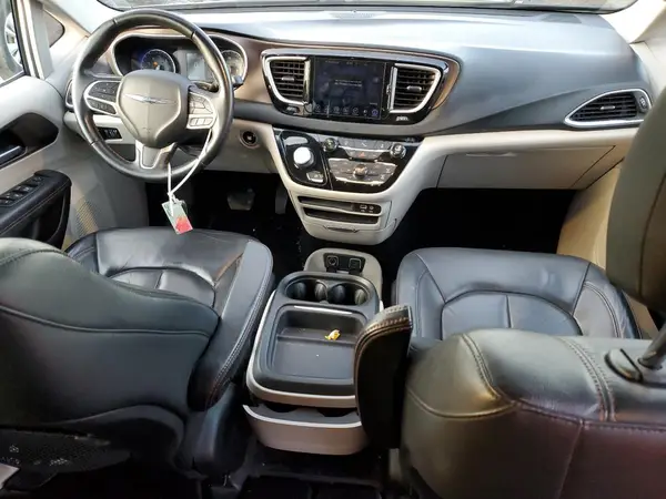 2C4RC1BG6HR788637 2017 CHRYSLER PACIFICA - Image 8