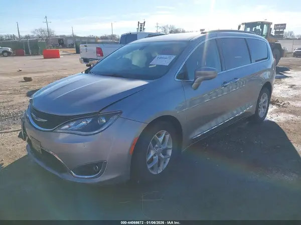 2C4RC1BG6HR795037 2017 CHRYSLER PACIFICA - Image 2