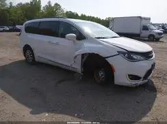 2C4RC1BG6HR803069 2017 CHRYSLER PACIFICA