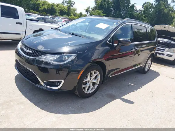 2C4RC1BG6HR803587 2017 CHRYSLER PACIFICA - Image 2