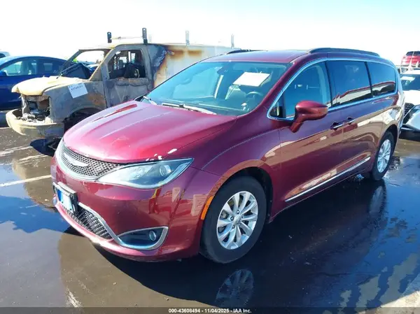 2C4RC1BG6HR804576 2017 CHRYSLER PACIFICA - Image 2