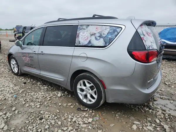 2C4RC1BG6HR805372 2017 CHRYSLER PACIFICA - Image 2
