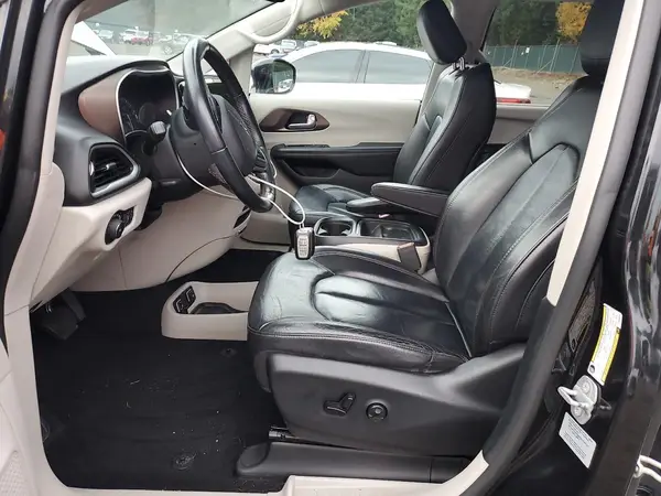 2C4RC1BG6HR809535 2017 CHRYSLER PACIFICA - Image 8