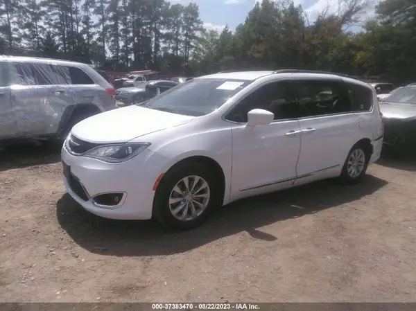 2C4RC1BG6HR810605 2017 CHRYSLER PACIFICA - Image 2