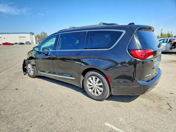 2C4RC1BG6HR815898 2017 CHRYSLER PACIFICA - Image 2