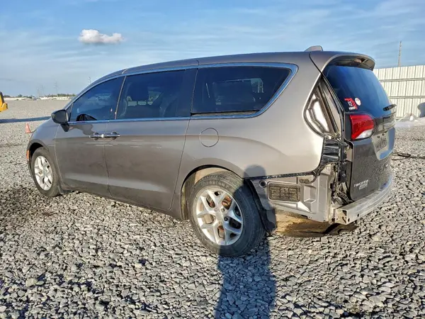 2C4RC1BG6HR817067 2017 CHRYSLER PACIFICA - Image 2