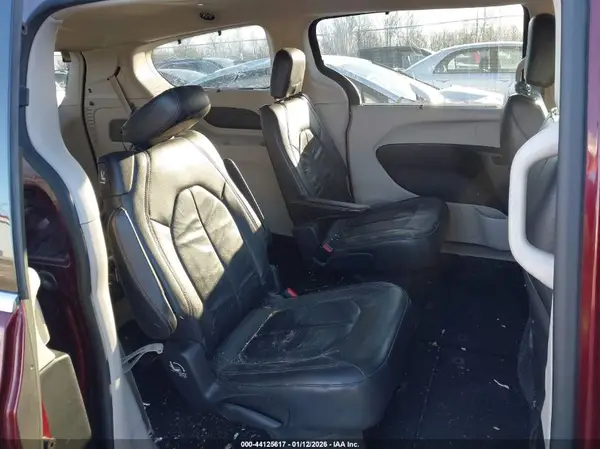 2C4RC1BG6HR839845 2017 CHRYSLER PACIFICA - Image 8