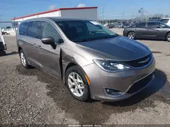 2C4RC1BG6HR844916 2017 CHRYSLER PACIFICA