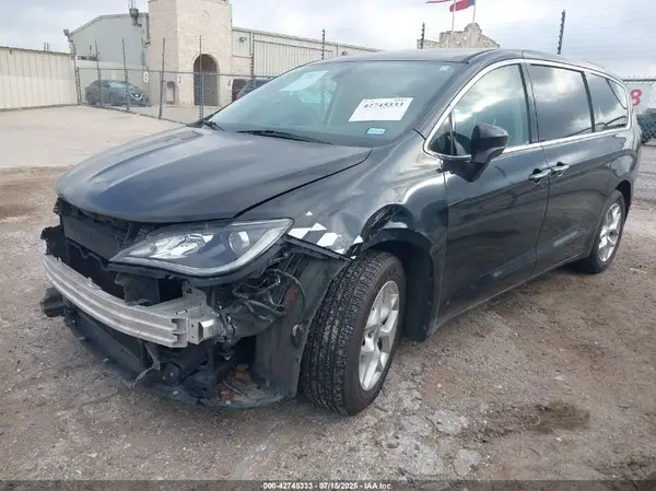 2C4RC1BG6HR850652 2017 CHRYSLER PACIFICA - Image 2