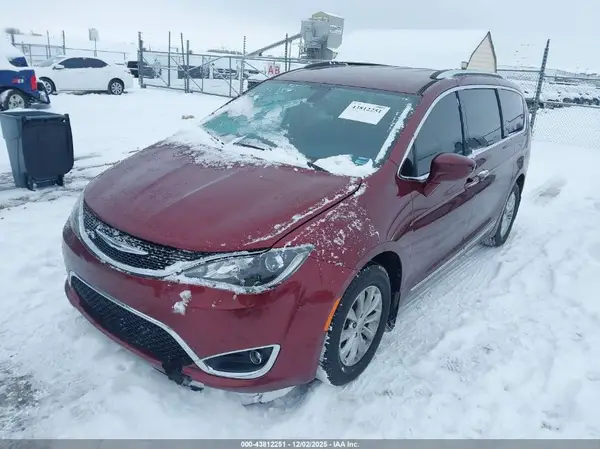 2C4RC1BG6JR104045 2018 CHRYSLER PACIFICA - Image 2