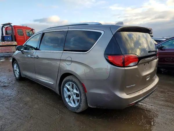 2C4RC1BG6JR104157 2018 CHRYSLER PACIFICA - Image 2