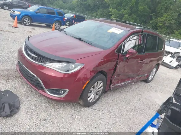 2C4RC1BG6JR104787 2018 CHRYSLER PACIFICA - Image 2